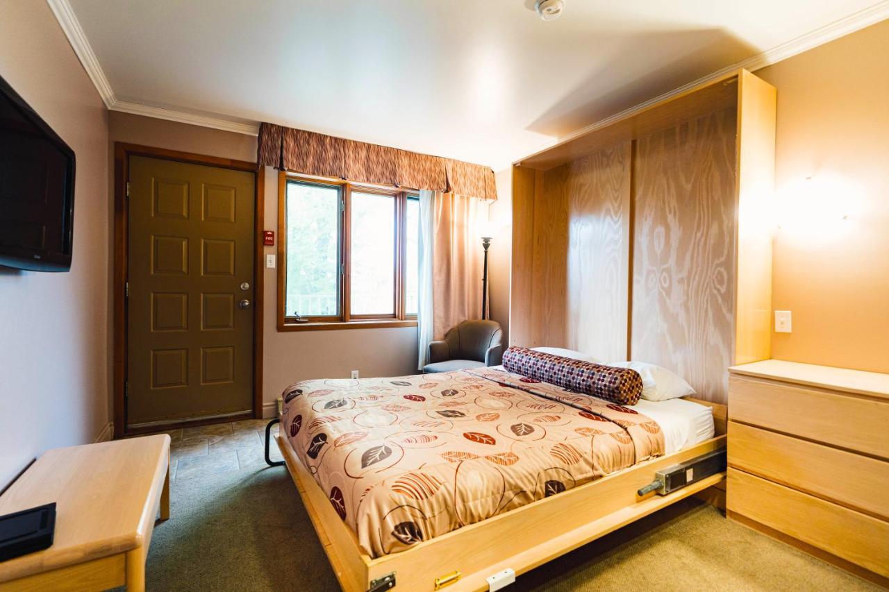 Auberge Harris Saint-Jean-sur-Richelieu Kültér fotó