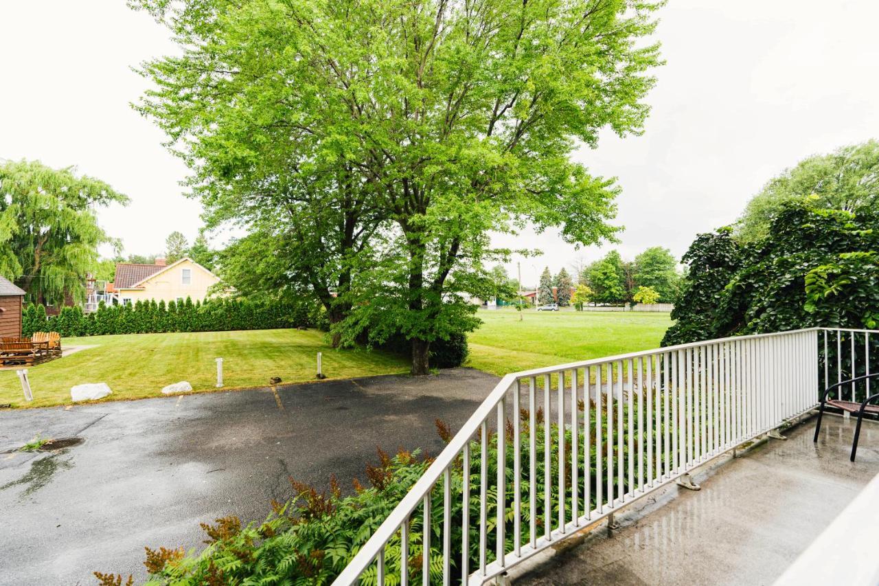 Auberge Harris Saint-Jean-sur-Richelieu Kültér fotó