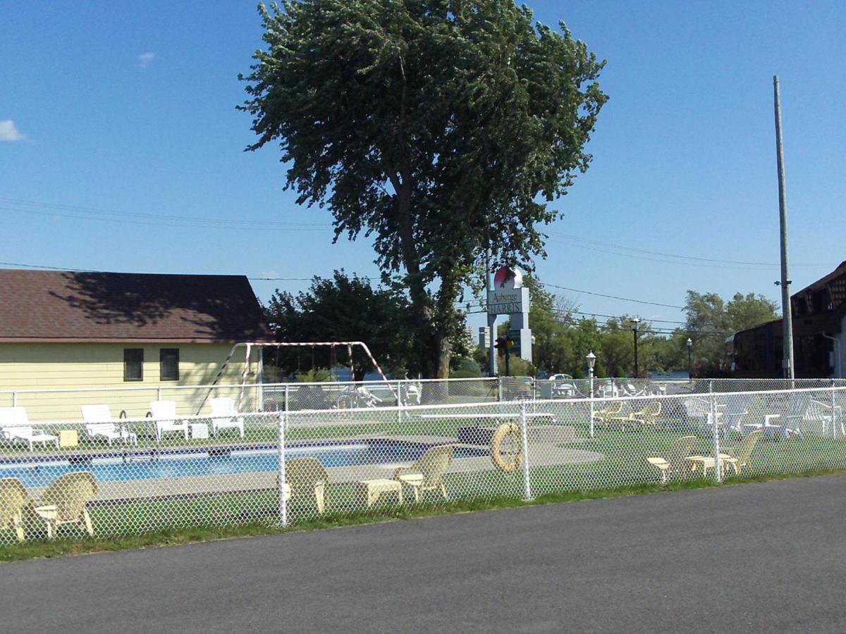 Auberge Harris Saint-Jean-sur-Richelieu Kültér fotó