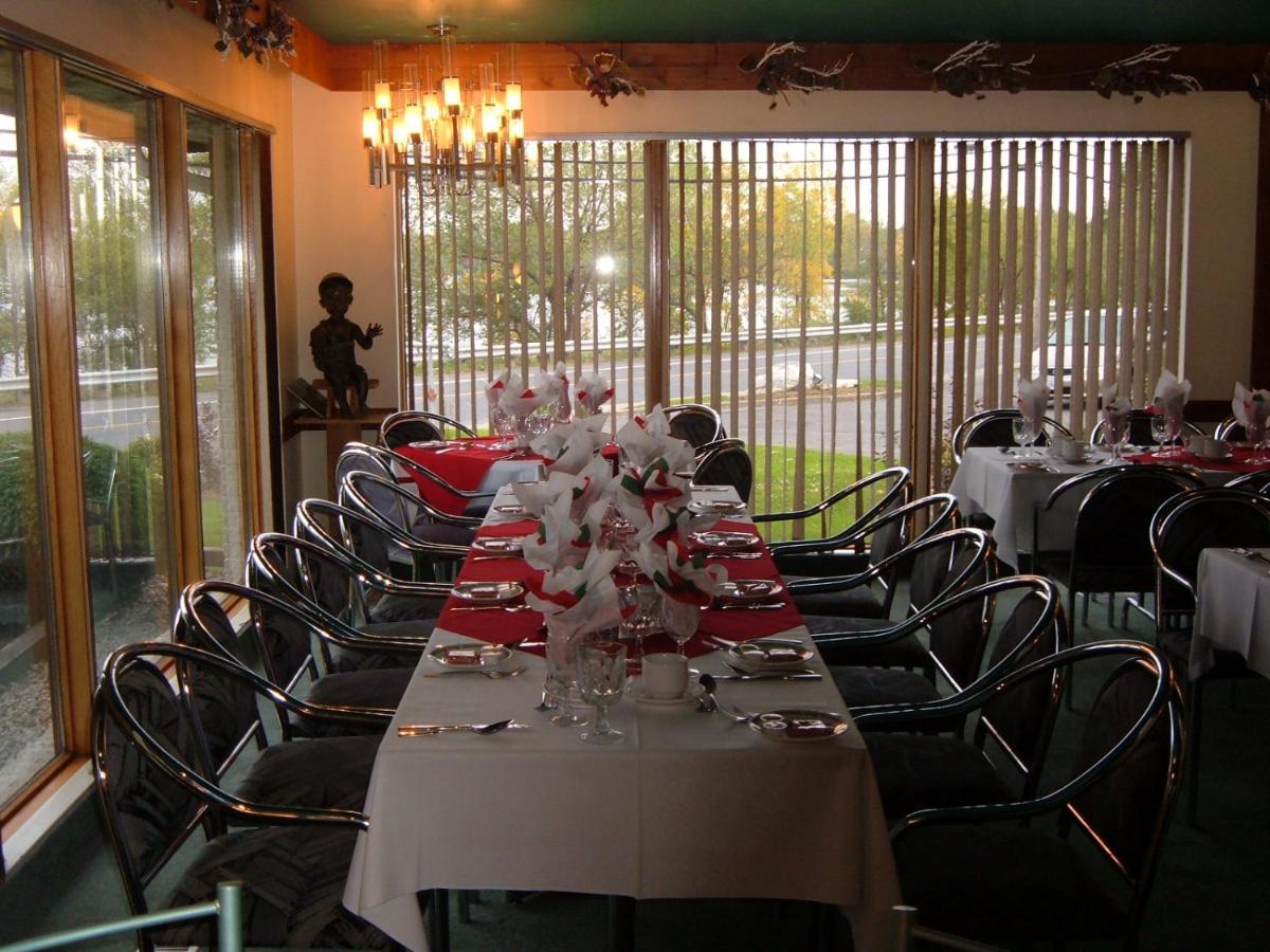 Auberge Harris Saint-Jean-sur-Richelieu Kültér fotó